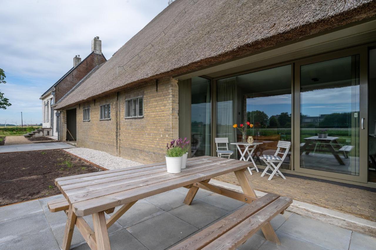 Appartement De Dageraad In Monumentale Boerderij Kimswerd Exteriör bild