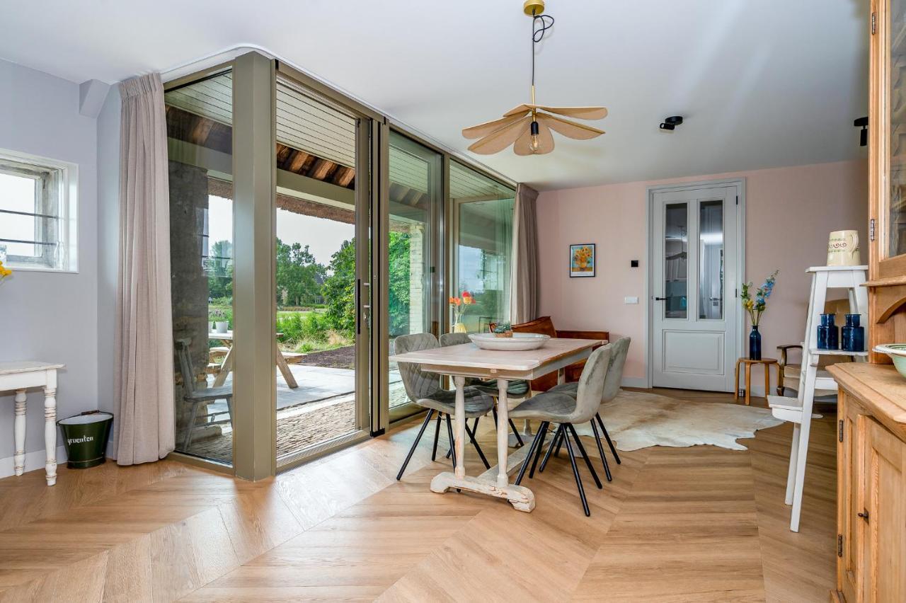 Appartement De Dageraad In Monumentale Boerderij Kimswerd Exteriör bild