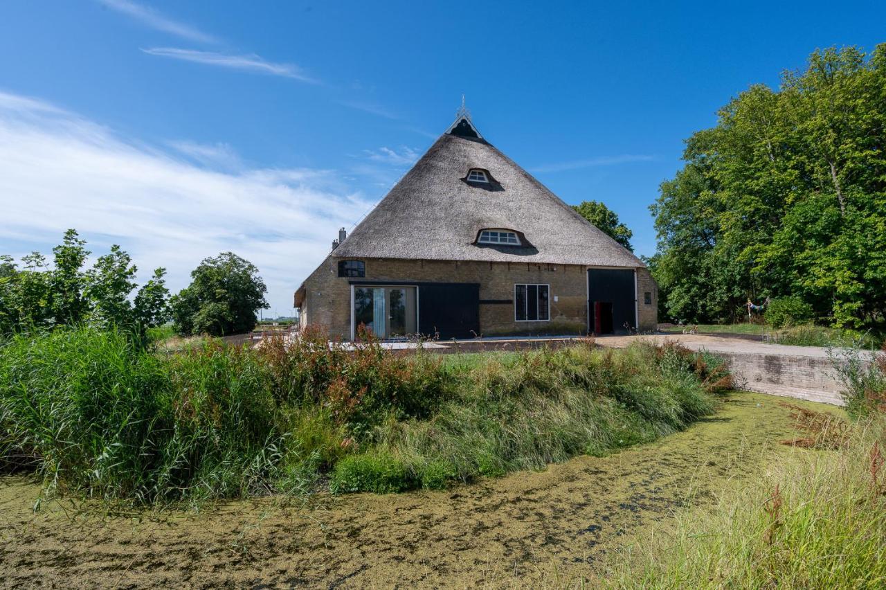 Appartement De Dageraad In Monumentale Boerderij Kimswerd Exteriör bild