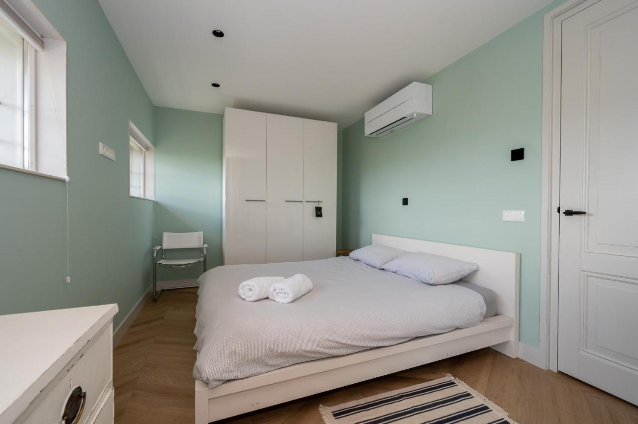 Appartement De Dageraad In Monumentale Boerderij Kimswerd Exteriör bild