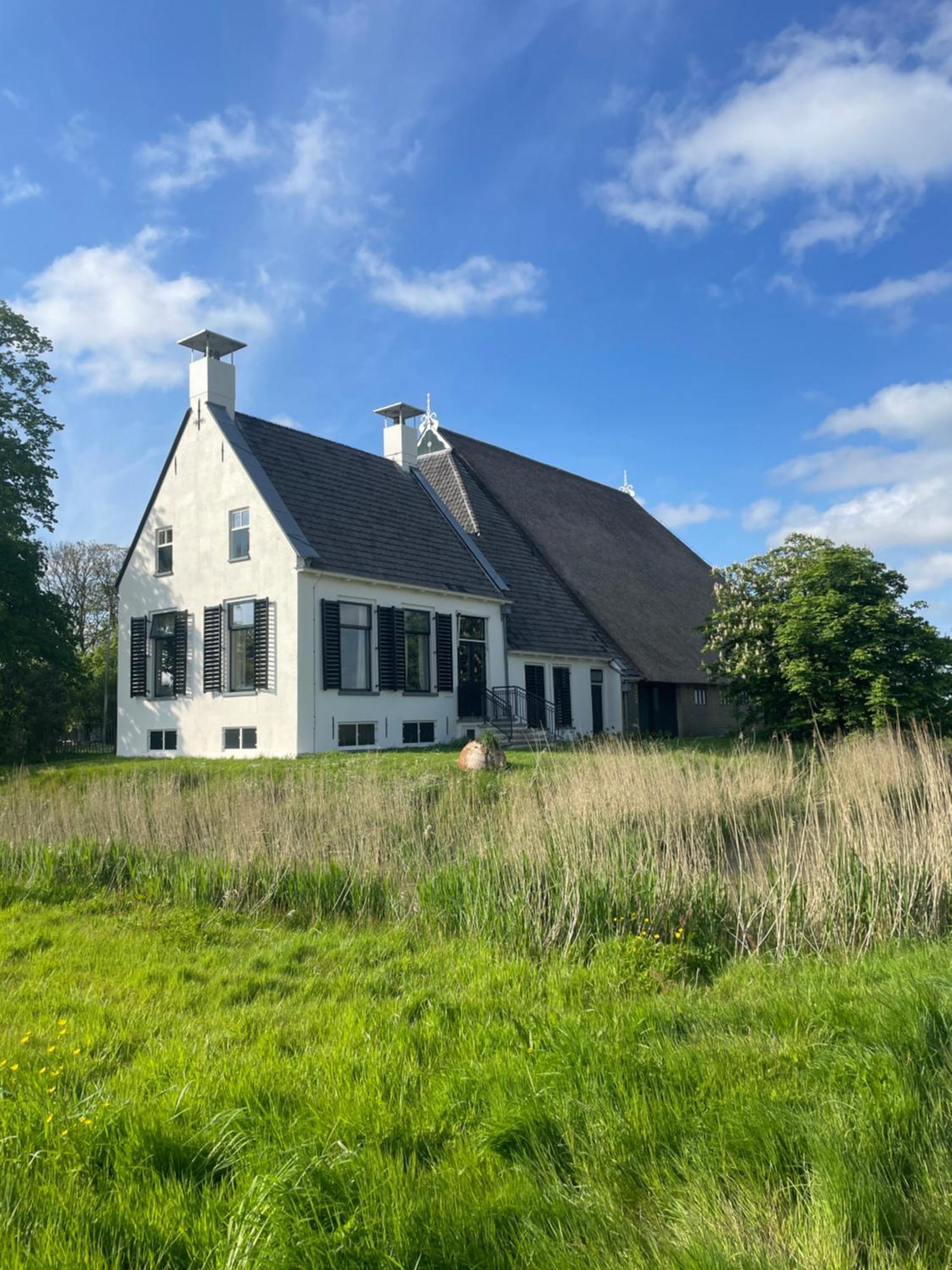 Appartement De Dageraad In Monumentale Boerderij Kimswerd Exteriör bild